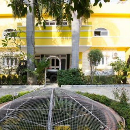 Hotel Ambavgarh Palace Удайпур Экстерьер фото