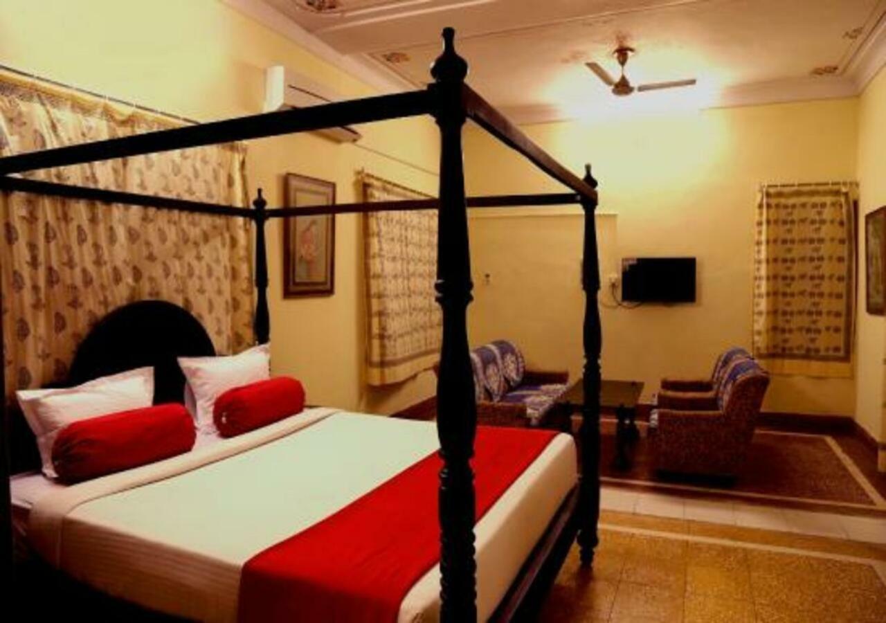 Hotel Ambavgarh Palace Удайпур Экстерьер фото